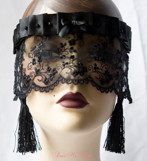 Goth Mask Aesthetic, Mask That Covers Eyes, Goth Masquerade Mask, Fantasy Veil Mask, Eye Covering Mask, Halloween Mask Ideas, Diy Halloween Mask, Glam Halloween Makeup, Nails Design Halloween