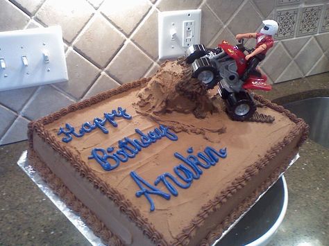 4 Wheeler Birthday Party, Four Wheeler Cake, 4 Wheeler Cake, Funny 50th Birthday Cakes, Cake Transport, Cake Donuts Recipe, Bike Cakes, Camo Baby, Four Wheeler