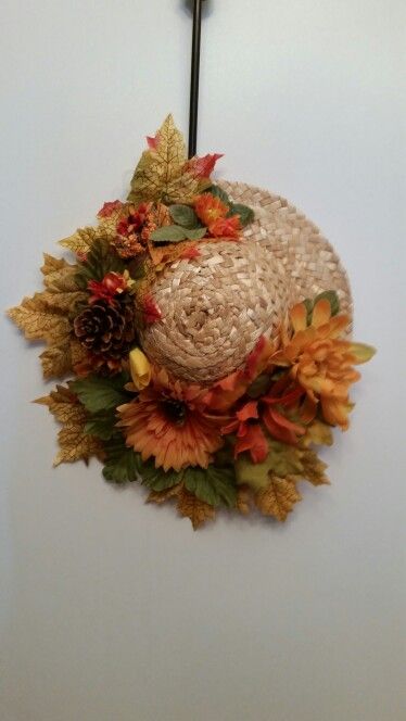 Strawhat Wreaths, Fall Hat Wreath, Autumn Hat Craft, Straw Hat Wreath, Straw Hat Crafts, Fall Ribbon Wreath, Thanksgiving Wood Crafts, Umbrella Wreath, Spring Door Decoration