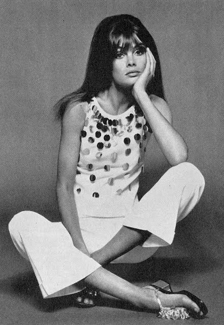 Jean Shrimpton photographed by David Bailey 1966 Jean Shrimpton, David Bailey, Look Jean, Fashion Vogue, Fashion 1960s, Sharon Tate, Sixties Fashion, 1960s Fashion, Moda Vintage