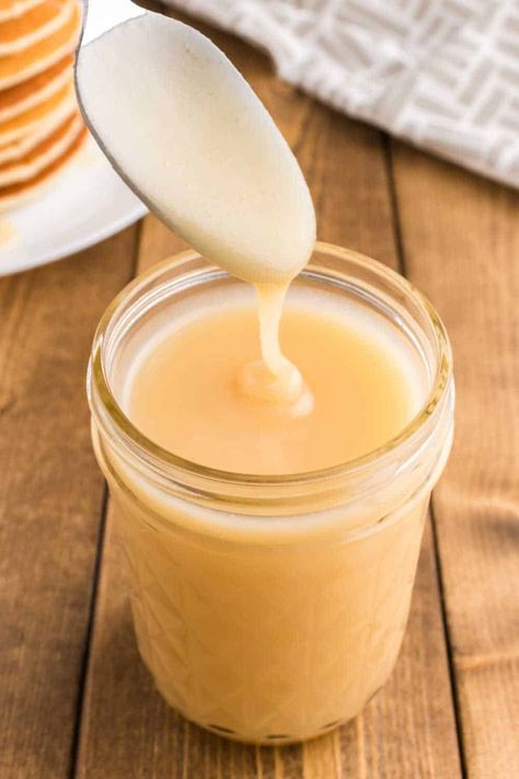 Homemade Pancake Syrup - This homemade breakfast syrup is perfect for pancakes or waffles. It's quick and easy to make and kids love it! Homemade Pancake Syrup, Bread Pudding Sauce, Easy Homemade Pancakes, Simply Stacie, Dessert Sauce, Oktoberfest Food, Lemon Curd Recipe, Pancake Syrup, Vanilla Sauce