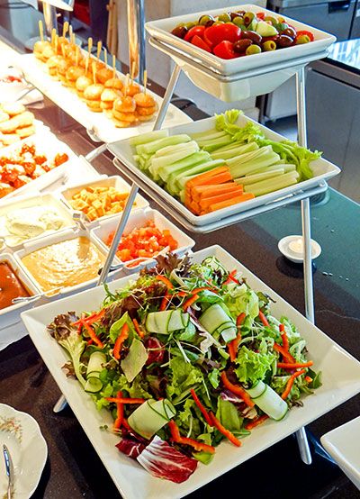 Breakfast Buffet Ideas Food Stations, Lunch Buffet Table, Hotel Breakfast Buffet Ideas, English Breakfast Buffet, Breakfast Buffet Ideas, Breakfast Buffet Table, Tea Buffet, Cheese Meatloaf, Hotel Lunch