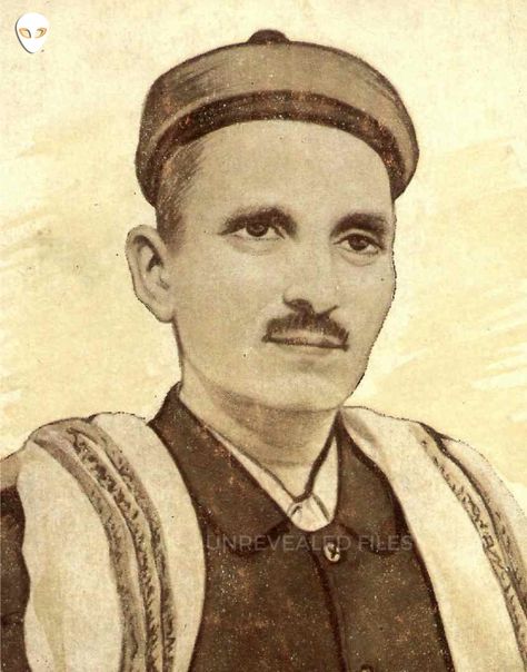 This picture is of Pandit Vishnu Narayan Bhatkhande who was an Indian musicologist and wrote the first modern treatise on Hindustani classical music (The north Indian variety of Indian classical music).  Bhatkhande reclassified 'Ragas' which is classified into Raga (male), Ragini (female), and Putra (children) into the currently used 'Thaat system'. He explained the ragas in an easy-to-understand language and composed several bandishes which explained the grammar of the ragas. Hindustani Classical Music, Indian Classical Music, New Photos Hd, Photos Of Lord Shiva, Photos Hd, Lord Shiva, Classical Music, Shiva, Science And Technology