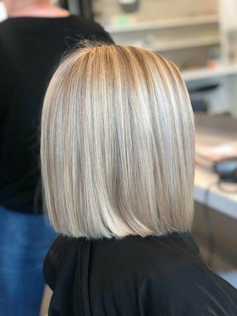 Outstanding Short Hairstyles For Ladies With Amazing Blondes Hair Coloring Styling For Fall 2023 The Haircut, Blonde Bob Hairstyles, Long Bob Haircuts, Blonde Hair Looks, Penteado Cabelo Curto, Platinum Blonde Hair, Hair Color And Cut, Blonde Bobs, Modern Hairstyles