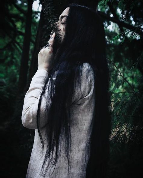 Long Black Hair Character, Long Dark Hair Aesthetic, Fairy Black Hair, Corvina Clemm, Chica Dark, Black Hair Aesthetic, By Any Means Necessary, Long Dark Hair, Southern Gothic