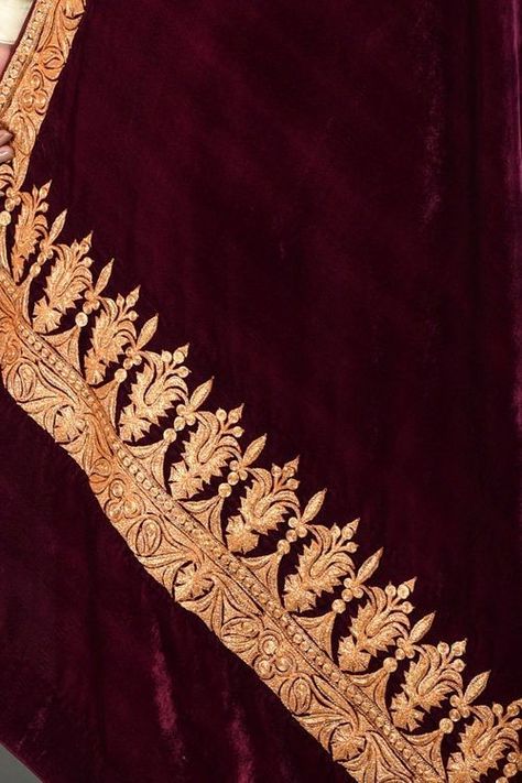 Kashmiri Tilla Embroidery, Velvet Shawls, Tilla Embroidery, Velvet Dupatta, Embroidery Suits Punjabi, Wedding Couture, Kashmiri Shawls, Velvet Dress Designs, Velvet Shawl