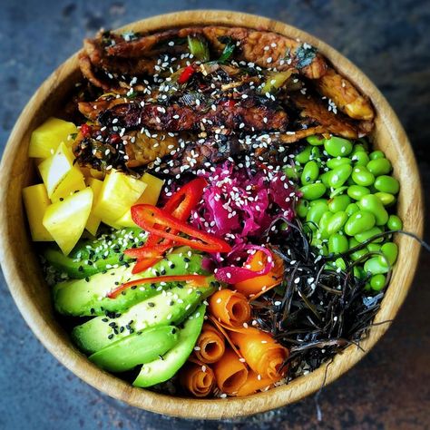 Healthy Poke Bowl, How To Cook Tempeh, Plant Based Cooking, Poke Salad, Cooking Lifestyle, Poke Bowl Recipe, Bowl Food, Fruit Salad Recipes, Tasty Recipe