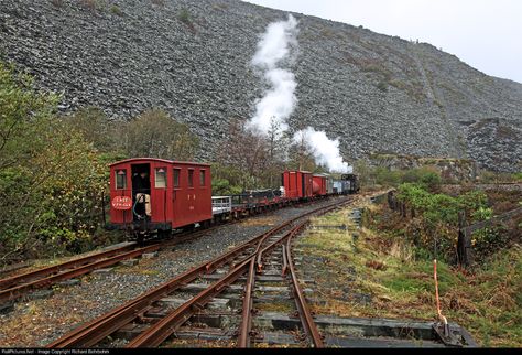 RailPictures.Net Photo: 5 Ffestiniog Railway Steam 0-4-0T at Blaneau Ffestiniog, United Kingdom - Wales by Richard Behrbohm Ffestiniog Railway, Welsh Pony, Steam Engine Trains, Steam Engine, Steam Locomotive, Model Railway, Diesel Engine, Wales, Steam