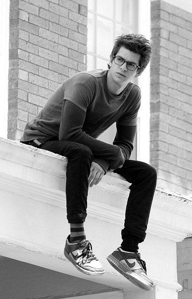 andrew garfield :) I like how the weirdest thing about you in 1st grade was having glasses and now.. Spiderman Shoes, Andrew Garfield Remus Lupin, Peter Parker Andrew Garfield, Emma Stone Andrew Garfield, Andrew Garfield Spiderman, Garfield Spiderman, Tobey Maguire, Andrew Garfield, Amazing Spiderman