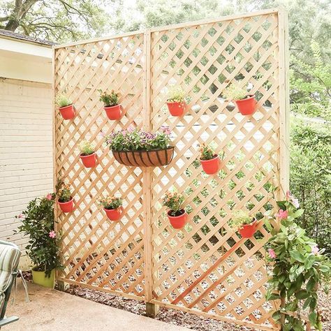 How to Build a Wood Lattice Privacy Wall | Checking In With Chelsea Patio Privacy Wall Ideas, Privacy Wall Ideas, Patio Privacy Wall, Driveway Ideas Cheap, Lattice Privacy Screen, Diy Privacy Fence, Lattice Screen, Patio Privacy Screen, Privacy Wall