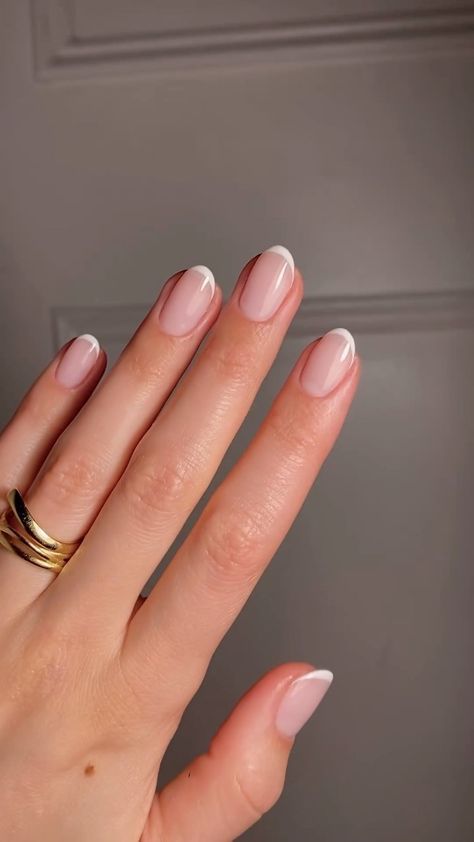 We thought it was about time to post a beautiful French manicure 🤍💕 @matejanova | Instagram French Nails Polish, Minimal Nails French, Basic French Manicure, Gel Manicure Wedding Nails, Gel Mani French Tip, Engagement Nails Neutral, Nails For All Outfits, Almond Nails French Manicure, Natural French Tip Gel Nails