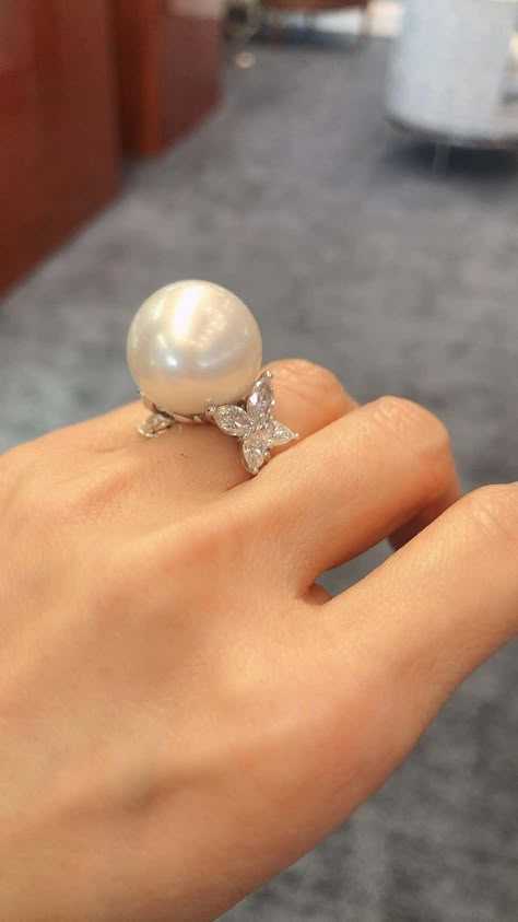 For Sale on 1stDibs - Harry Winston Vintage South Sea 18MM Pearl Marquise Diamond Ring Platinum ring, set with south sea pearl, and brilliant-cut diamonds, signed Harry Winston Pearl Ring With Diamonds, Harry Winston Ring, Pearl Jewelry Ideas, Expensive Diamond Rings, Pearl Ring Design, Expensive Jewellery, Pearl Jewelry Ring, Diamond Ring Platinum, Pearl Diamond Ring