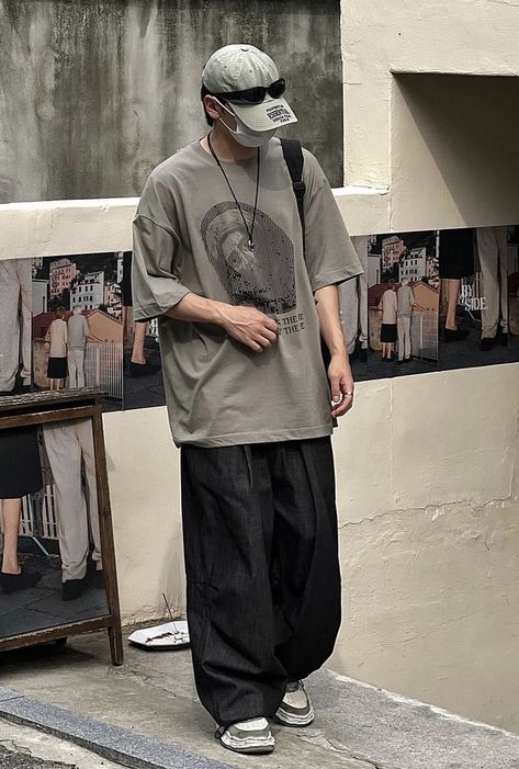 Korean Male Fashion Street Style, Hip Hop Aesthetic Outfit, Japanese Streetwear Mens, Oversized Tee Outfit, Korean Street Fashion Men, Fire Clothes, Baggy Shirt, Shirt Outfit Men, Streetwear Inspo