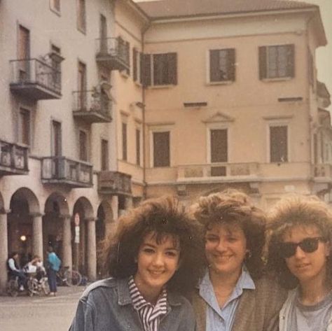 Chasing the ‘80s on Instagram: "@la_oly_mc_beal: April 1987 in piazza Martiri in Borgomanero in Italy . . . . . . . #ilovethe80s #80skid #80skids #80sgirl #80sgirls #retro #nostalgia #totally80s #liketotally80s #80s #the80s #1980s #80snostalgia #80sfashion #80shair #vintage #80sstyle #80svibes #growingup80s #80scommunity #80saesthetic #chasingthe80s" Neat Outfits, 1980s Aesthetic, Totally 80s, 80s Girl, 80s Hair, 80s Nostalgia, 80s Vibes, 20th Century Fashion, 80s Aesthetic