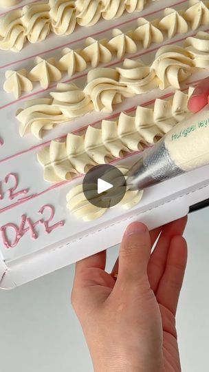 9 X 13 Birthday Cake Decorating, Generic Cake Designs, Cake Boarder Styles, Chiffon Birthday Cake, How To Write On A Cake, Cake Board Ideas, Chocolate Sheet Cake Decoration, Rectangle Cake Decorating Ideas, Cake Borders Designs