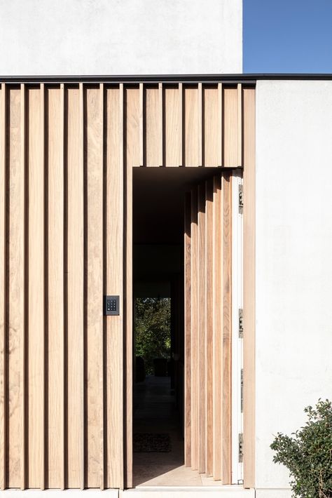 Timber Battens, Wooden Facade, Door Detail, Natural Stone Flooring, Wood Cladding, Door Design Modern, Timber Cladding, Exterior Cladding, Minimalist Architecture