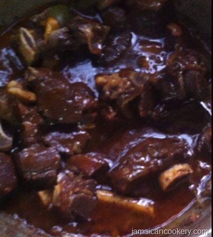 Jamaican Beef Stew Recipe, Brown Stew Beef, Jamaican Beef Stew, Turkey Neck Recipe, Jamaican Brown Stew, African Recipes Nigerian Food, Stew Beef, Aphrodisiac Foods, Slow Cooker Dinner Recipes