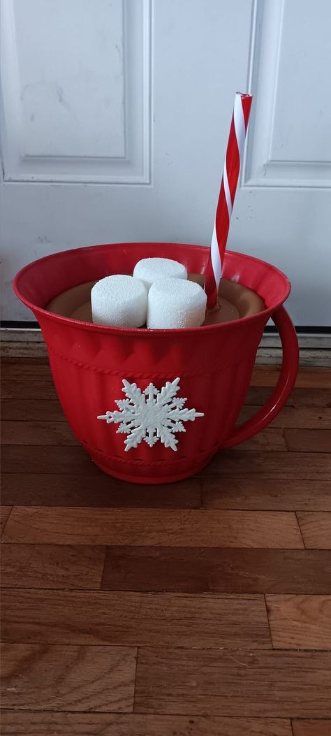 Hot Cocoa Tree Decoration, Diy Giant Hot Cocoa Cup, Dollar Tree Crafts Diy, Cocoa Tree, Christmas Chaos, Fun Diy Crafts, Dollar Tree Crafts, Tree Crafts, Tree Christmas