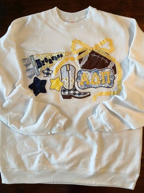 Diy Embroidered College Sweatshirt, College Sweatshirt Diy, College Patchwork Hoodie, Diy College Merch, Diy Embroidered Hoodie, Patchwork College Sweatshirt, Diy College Sweatshirt, Osu Gameday Outfit, Patch Work Sweatshirt