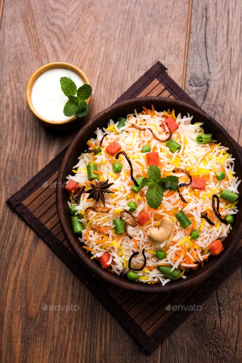 Veg Pulao, Biryani Rice, Veg Biryani, Veg Curry, Food Business Ideas, Dum Biryani, Biryani Recipe, Lunch Menu, Basmati Rice