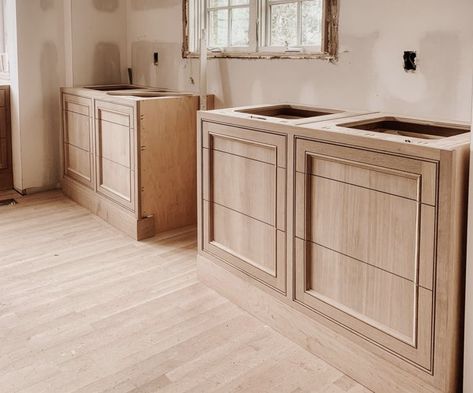 Quartersawn White Oak cabinets White Oak Kitchen Cabinets, Cabinet Molding, Kitchen Cabinets For Sale, White Oak Kitchen, Millwork Details, Inset Cabinets, Joinery Design, Cabinet Detailing, Cabinet Door Styles