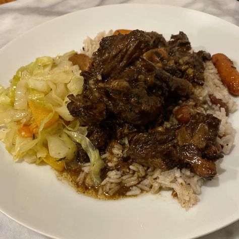 Jamaican Oxtails With Rice And Peas, Oxtail And Cabbage, Jamaican Cabbage Recipe, Rice And Cabbage, Jamaican Oxtails, Jamaican Cabbage, Jamaican Oxtail, Fried Cabbage Recipes, Recipe Instant Pot