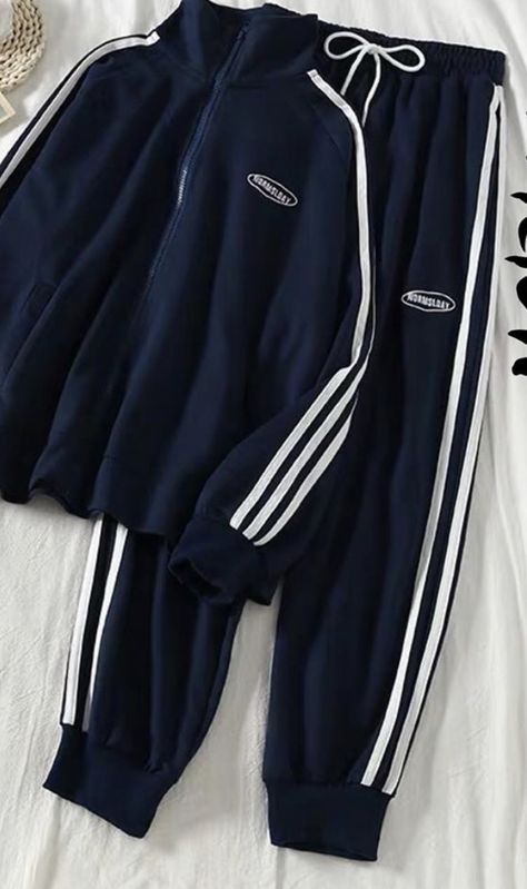 Korean Gym Uniform, Gym Uniform School, Korean Tracksuit, School Tracksuit, Baseball Jacket Outfit, Fall Photo Shoot Outfits, Street Style Outfits Casual, Outfits Con Jeans, School Uniform Fashion