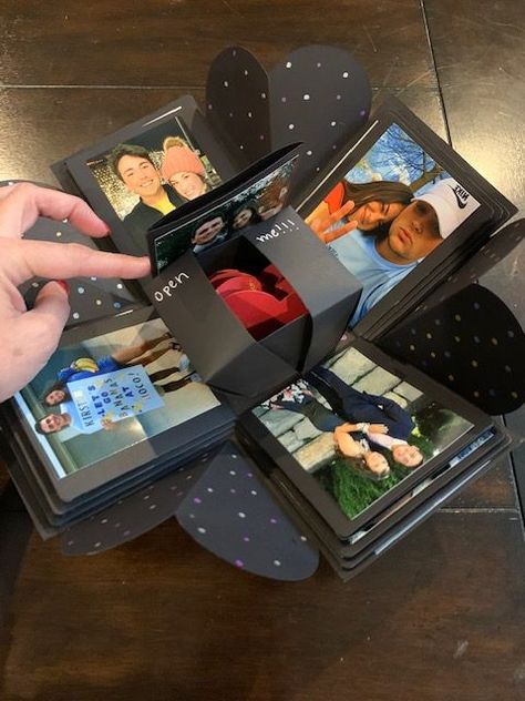 Anniversary Care Package, Photo Box Diy, Best Friend Birthday Present, Homemade Pictures, Exploding Gift Box, Photo Book Gift, Photo Gifts Diy, Pc Photo, Photo Collage Gift