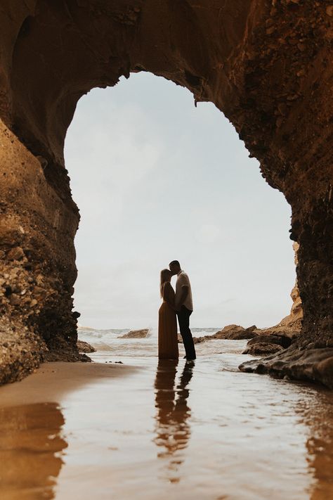 Engagement Photo Shoot Beach, Engagement Pictures Beach, Laguna Beach Engagement, Couples Beach Photography, Engagement Announcement Photos, Fall Engagement Pictures, Candid Engagement Photos, Couple Engagement Pictures, Laguna Beach California