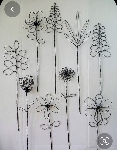 Wall Hanging Arrangements, Drátěná Socha, Sculptures Sur Fil, Art Fil, Wire Art Sculpture, Flower Braids, Deco Nature, Wire Flowers, 3d Pen