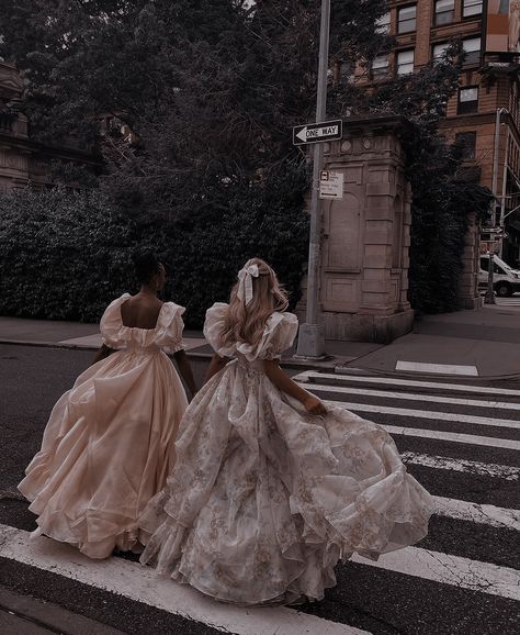 Aesthetic Royal Dress, Royal Ballroom Aesthetic, Royal Dress Aesthetic, Ball Gown Aesthetic, Royal Ballroom, Royal Core Aesthetic, Ballroom Aesthetic, Aesthetic Royal, Gown Aesthetic