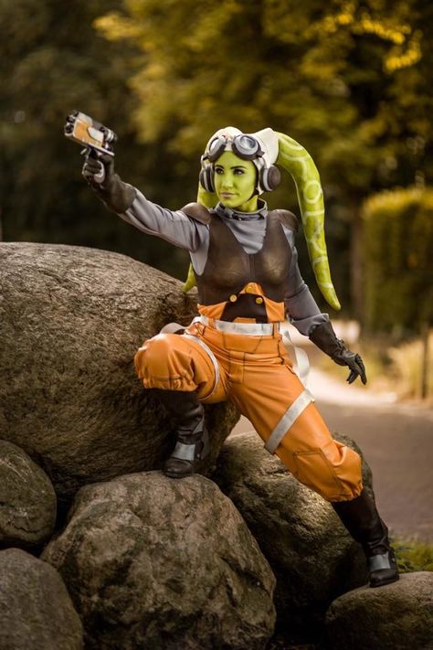 Hera Syndulla from Star Wars Rebels, amazing cosplay done by Daisy cosplay....photography done by A.Z. Production Cosplay photography. Hera Rebels, Hera Cosplay, Star Wars Twilek, Bo Katan Kryze, Cosplay Photoshoot Ideas, Rebels Star Wars, Hera Syndulla, Bo Katan, Star People