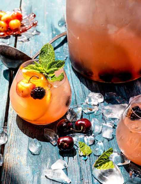 Tequila Sangria, Tequila Recipe, Pool Drinks, Rose Sangria, Red Sangria, Sangria Recipes, Alcohol Drink Recipes, Wine And Dine, Adult Drinks