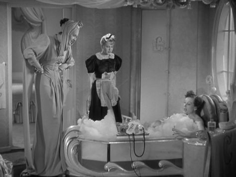 1930s Glam, The Women 1939, Gotham Memoirs, Rosalind Russell, Norma Shearer, 1930's Fashion, Movies Worth Watching, Dressing Rooms, Joan Crawford