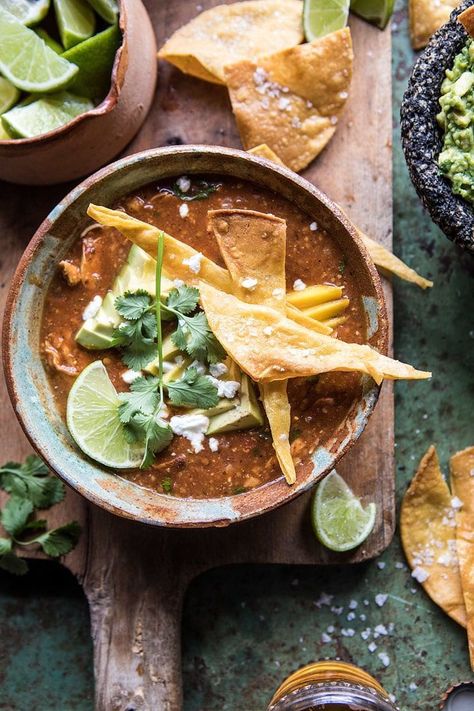 Slow Cooker Chipotle Chicken Tamale Chili: If you guys like tamales, and chicken tortilla soup, then this is your kind of a chili! @halfbakedharvest.com Chili Adobo Recipes, Tamale Chili, Chicken Tamale, Souper Bowl, Chicken Tamales, Half Baked Harvest Recipes, Chipotle Chicken, Harvest Recipes, Half Baked