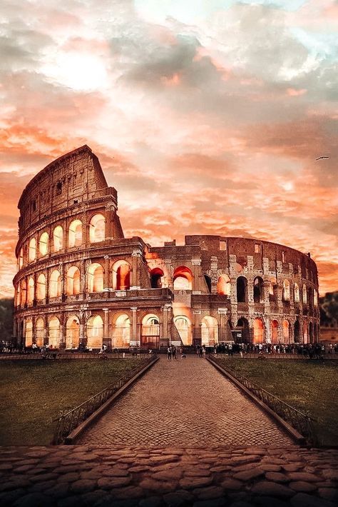 Best Places to Visit on Your Trip to Europe Collesium Roma, Rome Collesium, Colosseum Italy, Film Filter, Couples Trip, Europe Bucket List, Travel Pictures Poses, Italy Rome, Famous Buildings