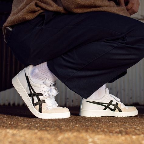 Asics Sneakers For Streetwear, Asics Leather Sneakers For Streetwear, Asics Classic Sneakers For Streetwear, Modern Asics Sneakers For Streetwear, Asics Onitsuka, Asics Japan S, Asics Shoes, Outfits Hombre, Onitsuka Tiger