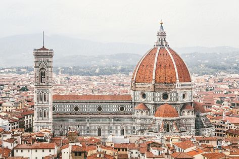 The world-famous Duomo di Firenze - Santa Maria del Fiore church in Florence (Tuscany, Italy). The Dome was built in 1420-1436 by Filippo Brunelleschi and it's one of the most enduring symbols of the Italian Renaissance. Florence Dome, Filippo Brunelleschi, Florence Cathedral, Cathedral Architecture, Florence Tuscany, Cathedral Church, Beautiful Places In The World, Architecture Fashion, Florence Italy