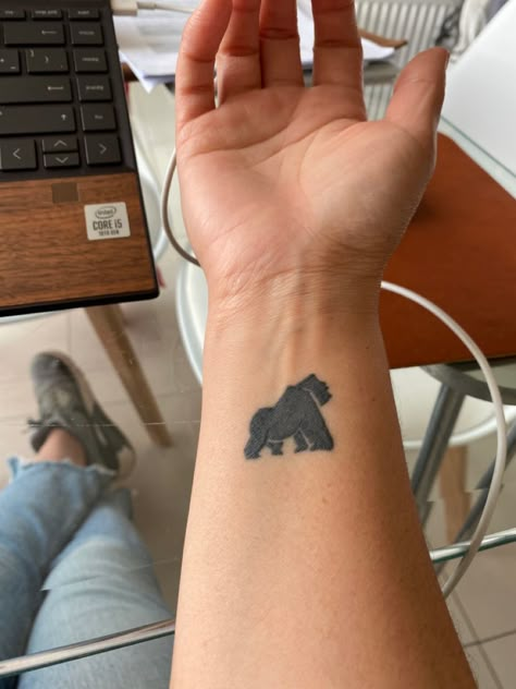 Small Gorilla Tattoo Ideas, Simple Gorilla Tattoo, Cute Gorilla Tattoo, Small Gorilla Tattoo, Gorila Tattoos, Gorilla Tattoo For Women, Chimp Tattoo, Gorilla Tattoo Design, Gorilla Tattoos