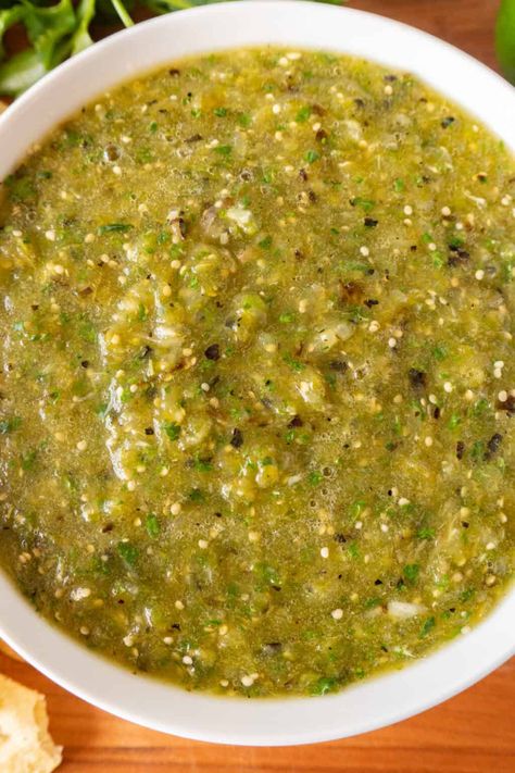 The BEST Roasted Tomatillo Salsa- Quick, Easy, Delicious Salsa Made With Tomatillos, Canning Tomatillo Salsa, Tomitillo Recipes Roasted, How To Make Tomatillo Salsa, Roasted Tomatillo Recipes, Roasted Tomatillo Sauce, Easy Tomatillo Salsa, Green Salsa Recipe Tomatillos, Sweet Tomatillo Salsa