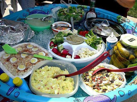 Use a Kiddie Pool filled with ice to keep food and condiments cold during an outdoor party! Creative Party Ideas, Corn Dog, Party Hacks, Kiddie Pool, Summer Barbecue, Bbq Party, Summer Bbq, Backyard Bbq, Backyard Party