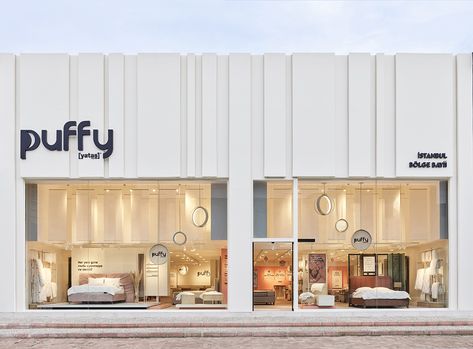 A happy journey from night till morning for everyone... The bed store concept developed by Demirden | ilio for the Puffy brand, offers a simple, expressive, sincere and inspiring new customer experience. The retail strategy of the Puffy brand, which appeals to its young and modern target audience with its accessible, high quality and expert brand positioning, is concretized with the phrase "A happy journey from night till morning for everyone". Modern Store Exterior, Modern Target, Furniture Store Design, Art Deco Design Graphics, Happy Journey, Retail Facade, Commercial Design Exterior, Brand Positioning, Shop Facade