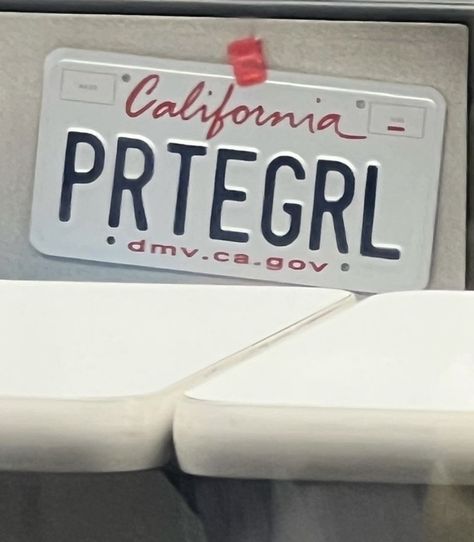 Cute License Plates, Cute License Plate Ideas Girly, Car Plate Aesthetic, Car Plates Ideas, Cool License Plates Ideas, Girly License Plate Ideas, Licence Plate Ideas, Cute License Plate Ideas, Custom License Plate Ideas