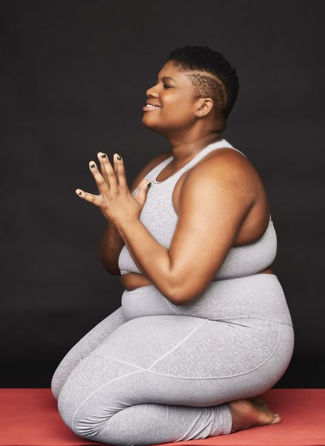 Here are some very practical ways to love your body, courtesy of yogi Jessamyn Stanley Jessamyn Stanley, Body Study, Life Drawing Reference, Ways To Love, Body References, Love Your Body, Sitting Poses, Anatomy Poses, Human Reference