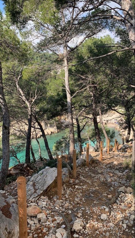 #cassis #calanque #sea #france #summer #rich Marseille Aesthetic, Roadtrip Europa, Cassis France, France Summer, Mediterranean Coast, Southern France, Dream Places, Europe Trip, French Riviera