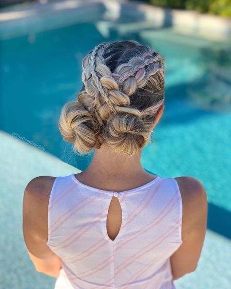 Criss cross stacked braids into space buns 💓 French Braid Space Buns, Braid Space Buns, Stacked Braids, Fast Braids, 21 Aesthetic, French Braided Bangs, Smart Hairstyles, Loose French Braids, Double French Braids