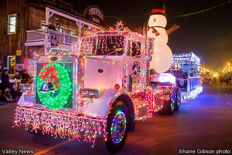 Christmas semi truck Clovis California, Christmas Parade Floats, Christmas Light Displays, Parade Float, Christmas Parade, Christmas Car, Seasonal Decorations, Outdoor Christmas Lights, Christmas Truck