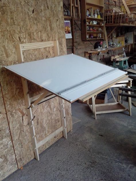 Diy Desks, Art Desks, Rangement Art, Drawing Desk, Art Studio Organization, Construction Ideas, Drafting Table, Drawing Table, Sewing Rooms