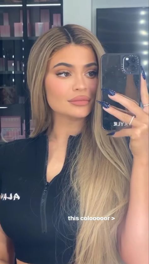 Kylie Jenner Blonde Hair, Kylie Jenner Hair Color, Kylie Jenner Blonde, Kylie Hair, Jenner Hair, Kylie Jenner Hair, Kylie Jenner Photos, Looks Kylie Jenner, Trajes Kylie Jenner