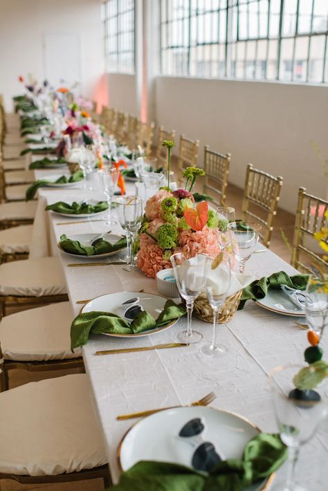 This Couple Recreated the Mood of Their Very First Date in this Heavenly Los Angeles Wedding! Colorful Elegant Wedding, Silk Napkins, Floral Tablescape, Indoor Wedding Receptions, Green Napkins, Moody Wedding, Colorful Bouquet, New Apartment, Artistic Wedding